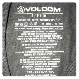Volcom BOYS size small STAR SHIRT NEW AND NEED GON